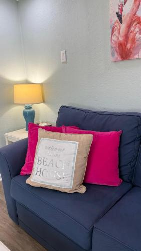 Cocoa Beach Hotel | Tropical Beach Studio Getaway B
