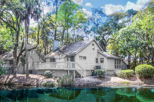 Oak Grove House | Turtle Pond