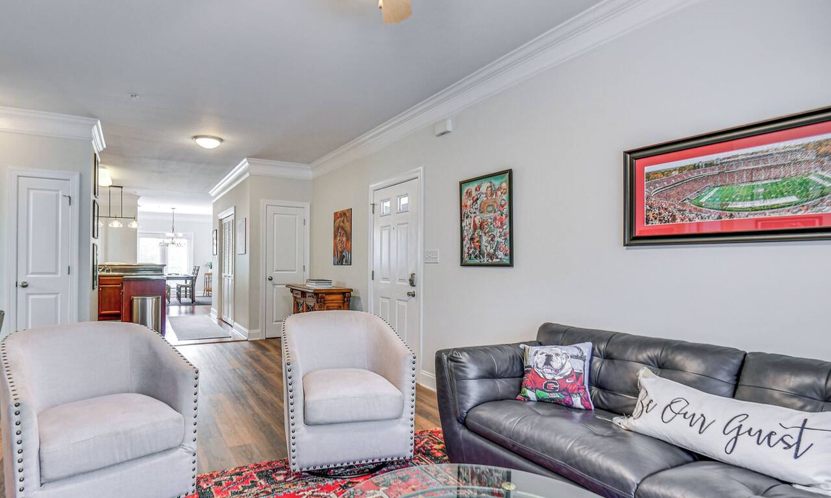 Athens Condo | Ultimate Athens Retreat: 1 Mi to UGA & 5 Points