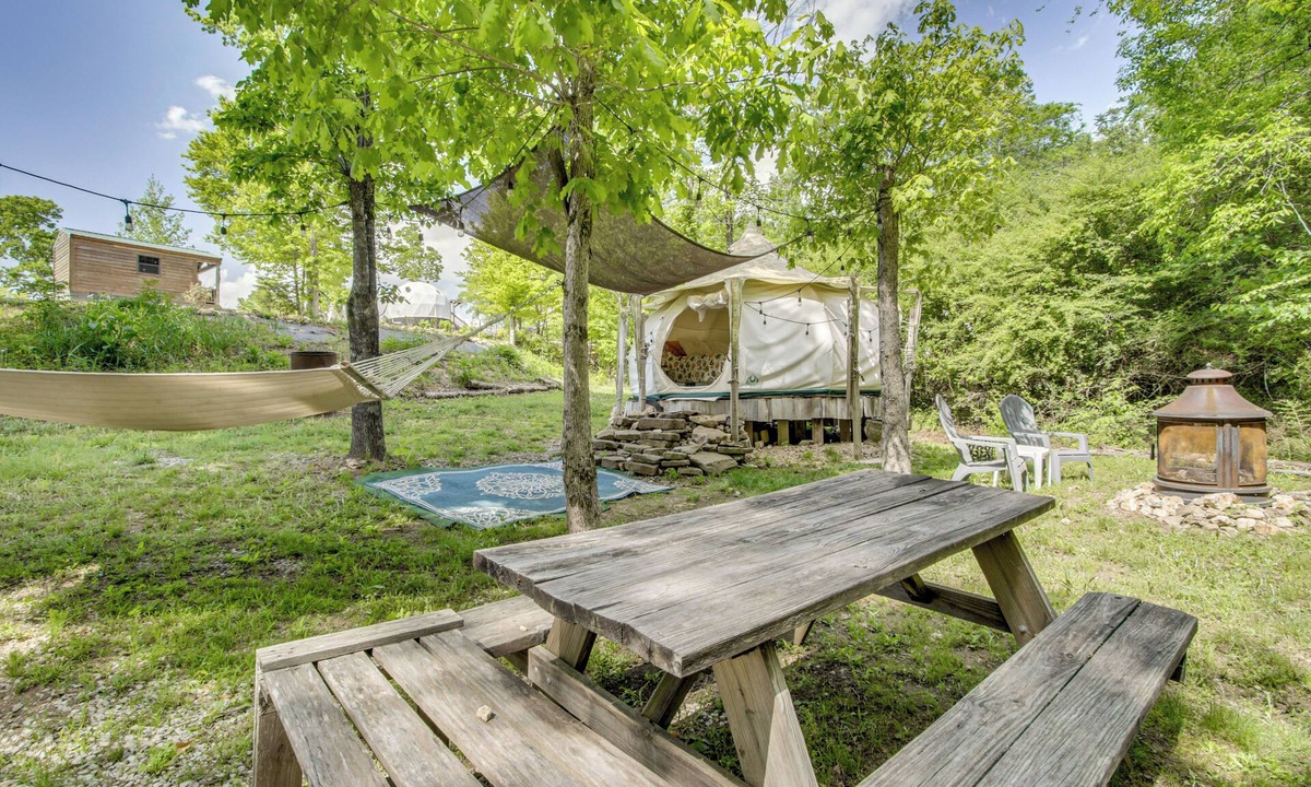 Rogersville Apartment | Unique Glamping Tent in Tennessee River Valley