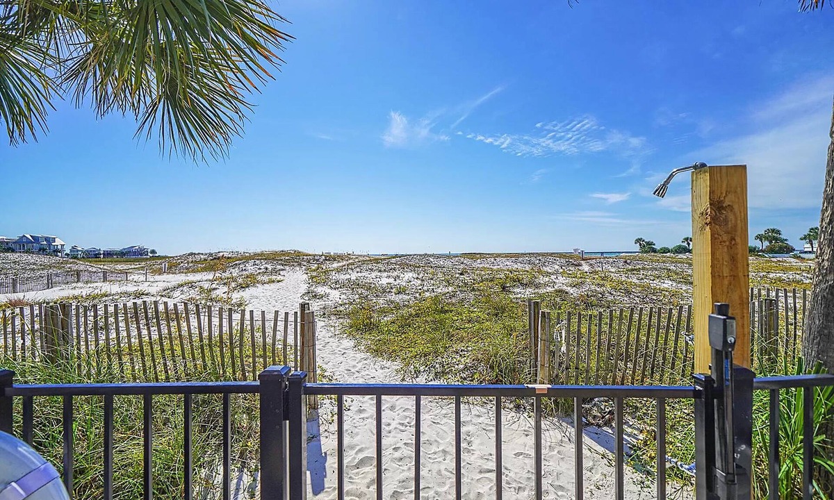 Holiday Isle Condo | ✨Updated Furnishings~Walk to Beach~Pool~Holiday Isle~2BR Poolside Villas #104