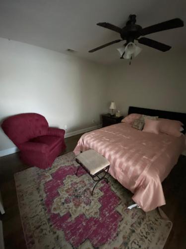 Statesboro House | Upstairs Bed & Bath
