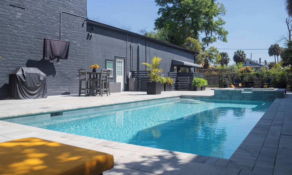 Springfield House | Urban Oasis - A Newly Renovated 4BR Dream!