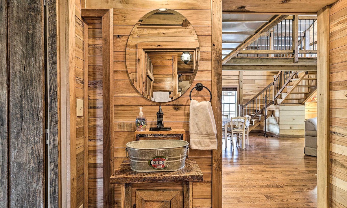 Vinemont Cabin | 'Victoria Farms' Vinemont Vacation Rental!
