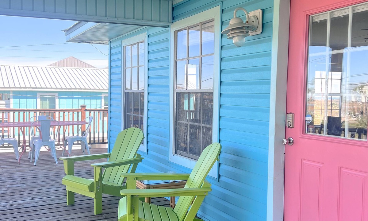 Dauphin Island House | Walk to beach, restaurants, & shopping. Charming, pet-friendly 3BR bungalow.