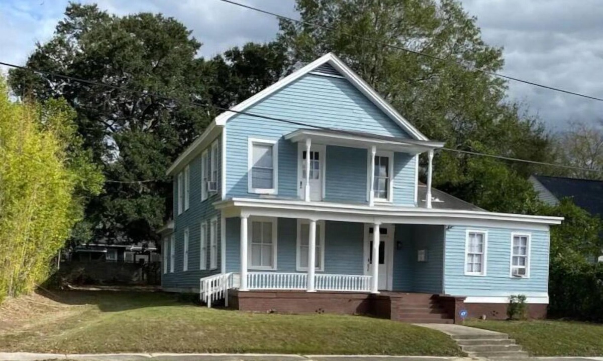Macon Apartment | Walk to Mercer, Private Suite w/Workspace, Fast WiFi + Parking