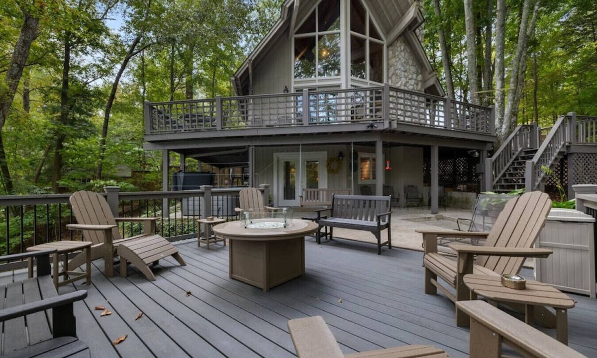 Winchester Cabin | Water's Edge-Water Views, Dock/Slip, Hot Tub, Fire Pit, SUPs