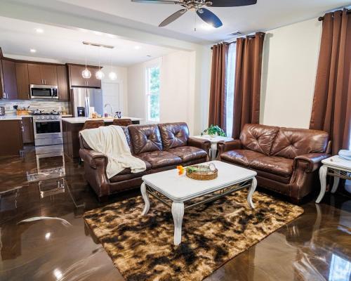 West End Villa | West End Luxury Haven