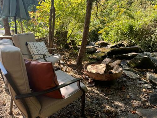 Cosby House | Whispering Waters Dome Getaway