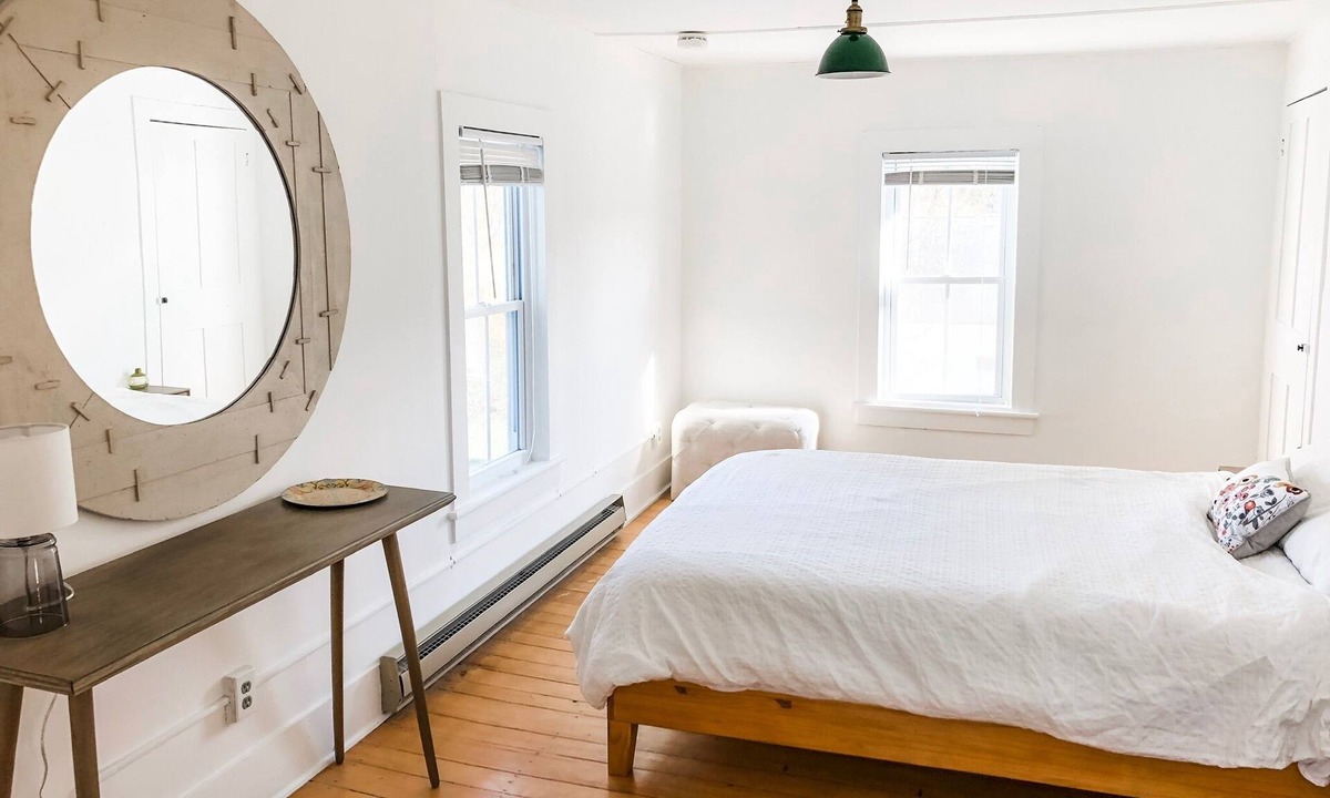 Londonderry House | Wild Blossom Farmhouse- a lovely Vermont Getaway