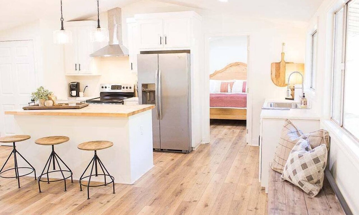 Guntersville Ski Chalet | Willow Beach on Lake Guntersville