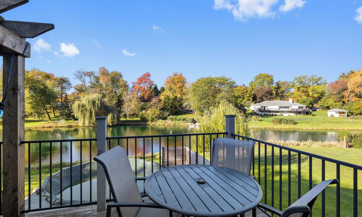 La Porte House | Willow on the Pond - Waterfront, seasonal pool, 4 Bedrooms - MTM Premier
