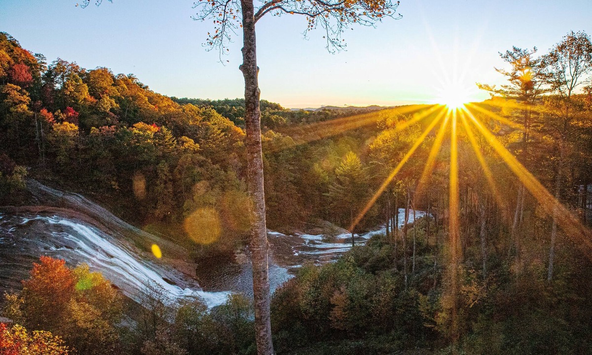 Lake Toxaway Condo | WINTER DISCOUNT RELAXED CANCELLATION! WATERFALL VIEW DOGS WELCOME SKIING CLOSEBY