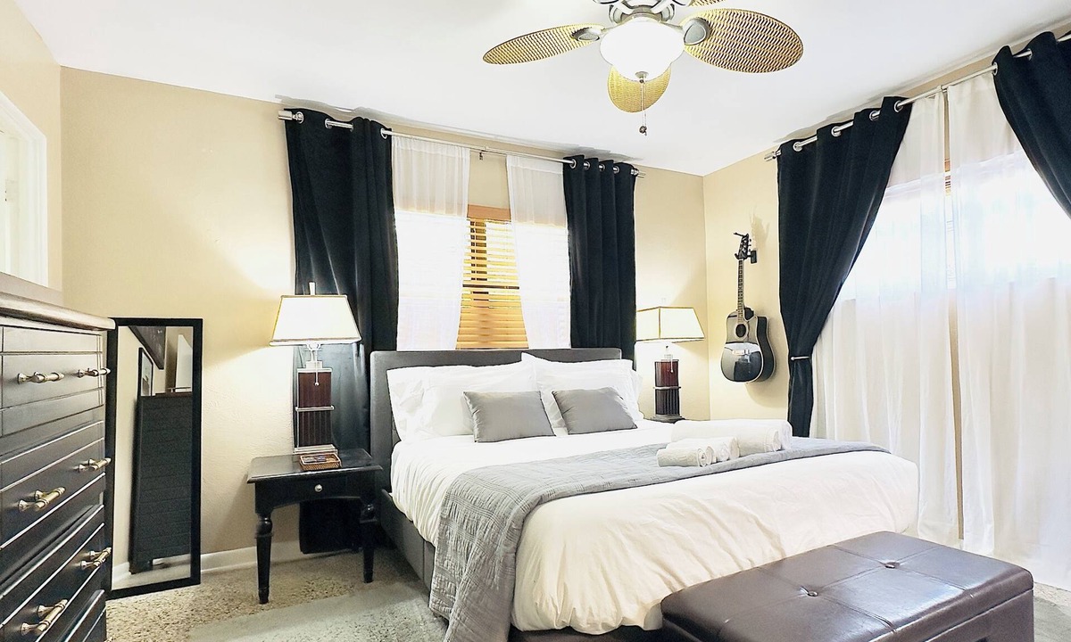 Winter Park House | Winter Park: 3B 2B Home with King Bed, Gym, & Fenced Yard