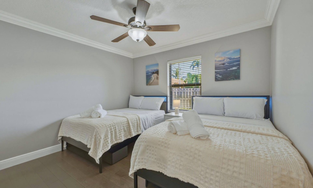 Lantana House | Wonderful 3-bedroom house in charming Lantana, less than 5 minutes from beach