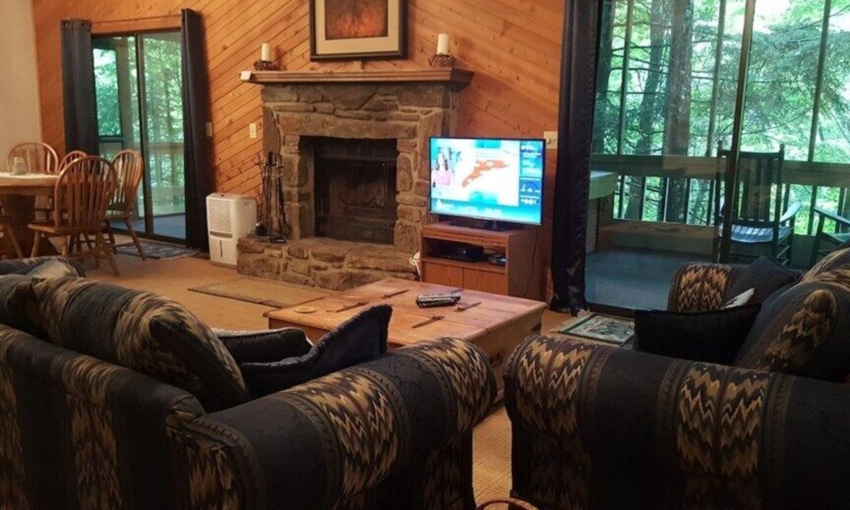 Maggie Valley House | Woodlands Cabin - Private and Peaceful w/Hot Tub