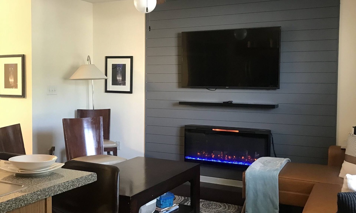 McDonough House | World Cup Retreat Near Atlanta W/Private Backyard Oasis + Firepit Sleeps 10