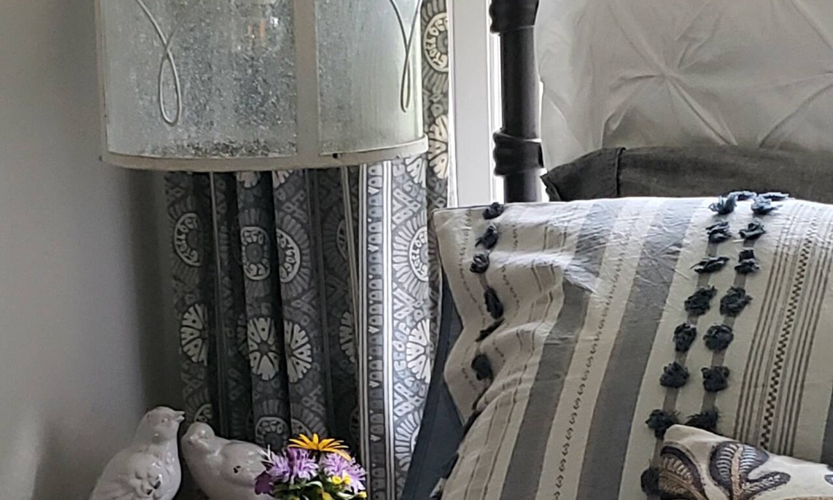 Historic Montford Apartment | Your Montford Nest, Couples Private Retreat. Walk to Town.