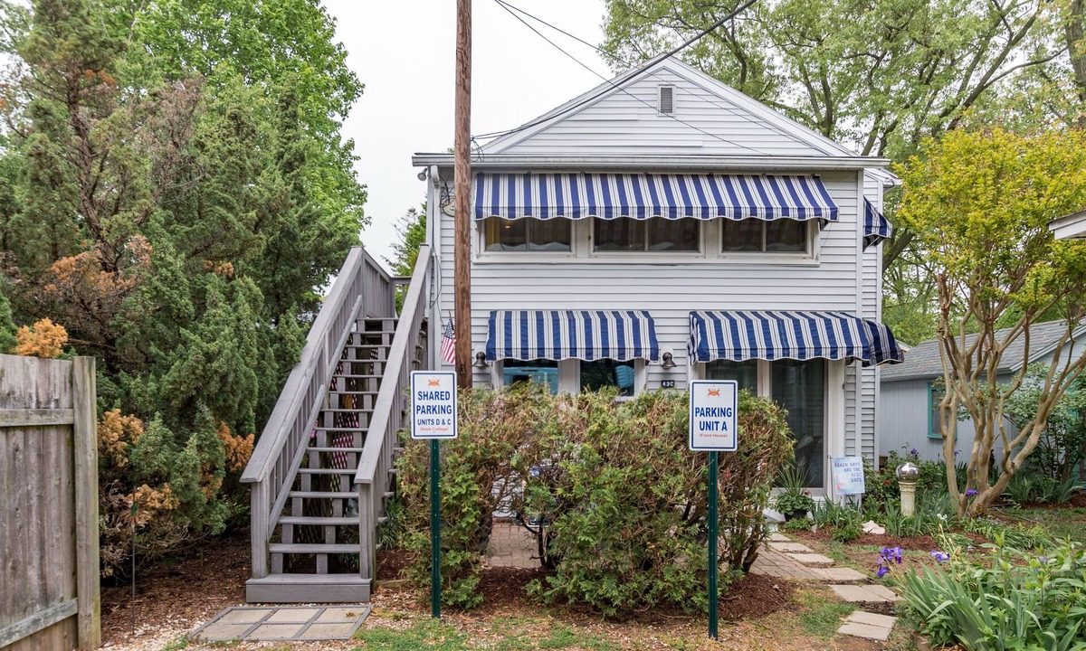 Rehoboth Beach Apartment | YOUR PLACE AT THE BEACH-Steps to Ocean! 43 D MARYLAND AVE, Rehoboth Beach, De