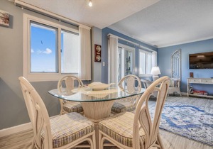 121 m² Condo ∙ 2 bedrooms ∙ 6 guests