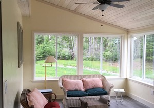Lighthouse Cottage Borders Acadia National Park. Family & Pet Friendly
