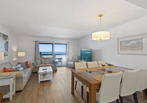 Shoreline Villas 7 - Gulf Front, Panama City Beach, Free Wifi, Great Location!
