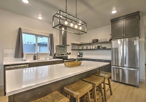 Stunning Townhome 23 at Waterdance-Indoor/Outdoor Pool & Rec Center, Sleeps 16! in Garden City