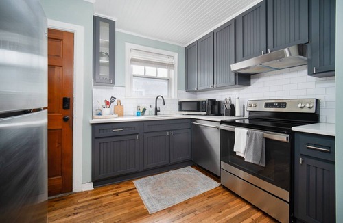 Riverside Apartment | 1/1 Luxury Riverside Home | Historic 5-Pts | Hospital