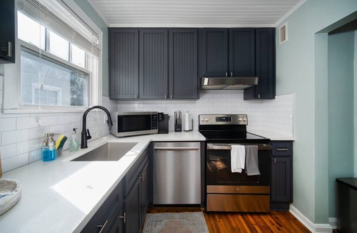 Riverside Apartment | 1/1 Luxury Riverside Home | Historic 5-Pts | Hospital