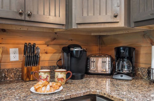 Gatlinburg Cabin | 1.5 MI To Downtown! Luxury Lodge Spectacular Views From 3 Huge Covered Decks!