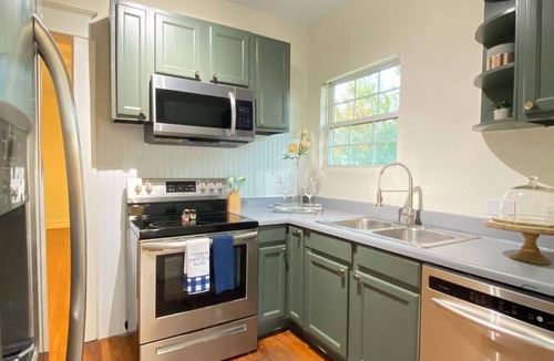West End Apartment | 1-bedroom apartment in vibrant Atlanta right next to Beltline, Grady & AUC