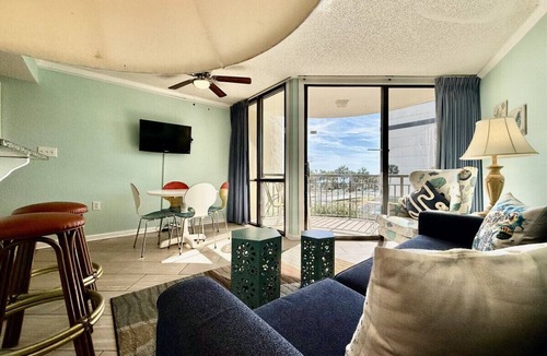 Myrtle Beach Condo | 1 Bedroom King bed MB 206