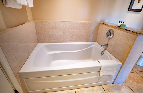 Honokowai Hotel | 1 Bedroom Partial Ocean View at Honua Kai Resort & Spa, Outdoor Pool near Beach
