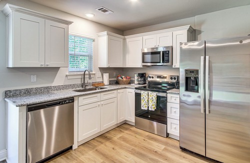 Gulfport Cottage | < 1 Mi to Beach! Family-friendly Gulfport Retreat