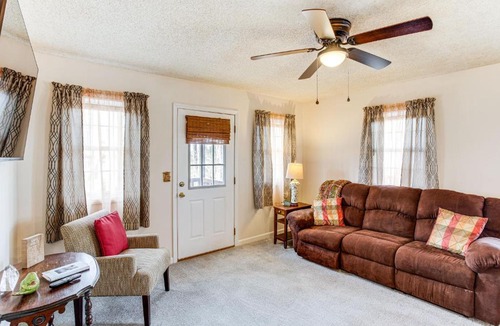 Hollands Landing House | 1 Mi to Lake Murray! Pet-Friendly Extended Getaway