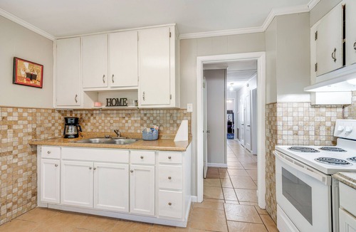 Warner Robins House | 1 Mi to Robins AFB: Family-Friendly Home!