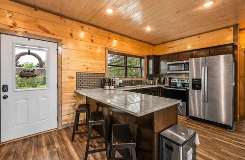 Sevierville Cabin | 10% Off! Heated Pool,Pets,Kids Arcades,PingPong,Bocce Ball,Basketball,Peaceful