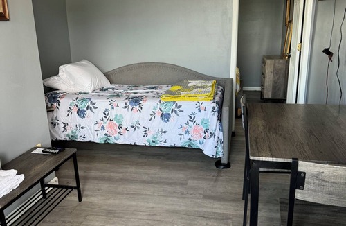 Hampton Hotel | 12 Ashworth Ave