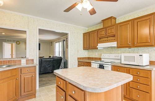 Hot Springs House | 12 Mi to Hot Springs! Home w/Pet-Friendly Yard