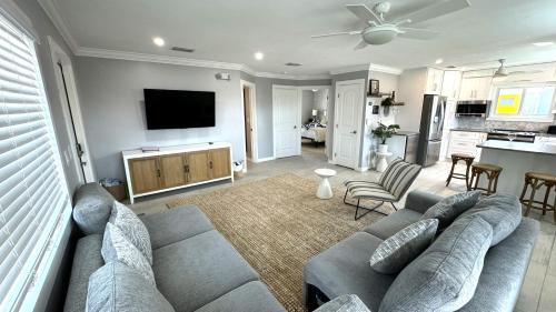 South Island Apartment | 120 Bahia Upstairs