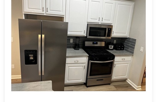 Fairburn House | 13 mins away from ATL airport and 22 mins away from downtown area and much more