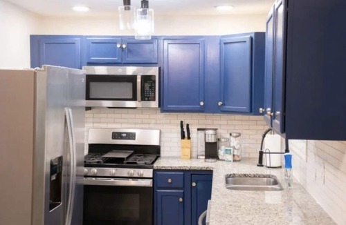 Church Street House | 15 min from airport zoo, State farm arena, Mercedez Benz Stadium, Aquarium, Shop