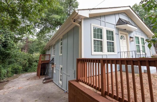 East Point Apartment | 1764 spring Ave APT 3