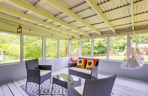 Church Street House | 18 Mi to Dtwn Atlanta: Pet-Friendly Home w/Yard!