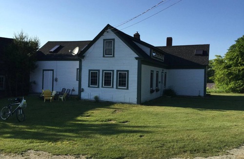 Lamoine House | 1850s Farm House - Minutes from Acadia, Lamoine Beach, and Lamoine State Park