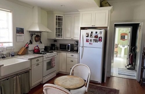 Historic District House | 1874 House. Walk Everywhere. Pets Welcome.