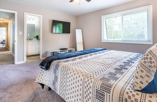 Huntsville House | 1905 Waxleaf Grn SE CAL · ▩Kloud Nine▩ 5 Bedroom / Fiber WIFI / Sleeps 11