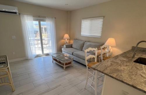 Mid Island Apartment | 191 Anchorage B (lower right)