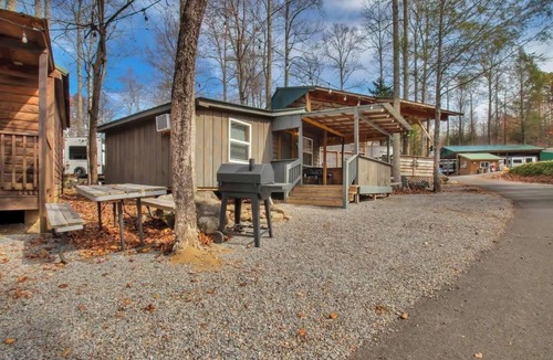 Gatlinburg Cabin | 1BR Cabin in Gatlinburg close to Pigeon Forge