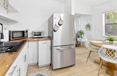 Eastern Shores Apartment | 1BR Sunny Isles Getaway with Parking
